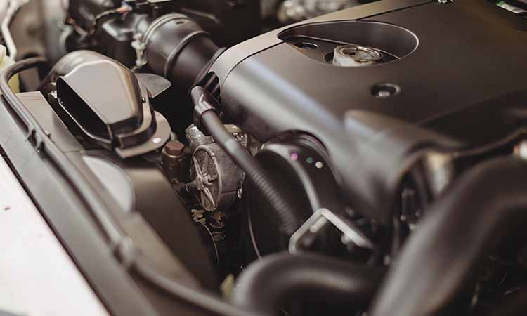 如何快速清洗汽車發(fā)動機(jī)上面的油污和積碳？