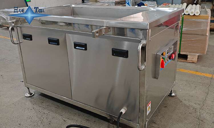 超聲波清洗機中的藍色水:成分、用途及作用原理解析 超聲波清洗機中的藍色水:成分、用途及作用原理解析