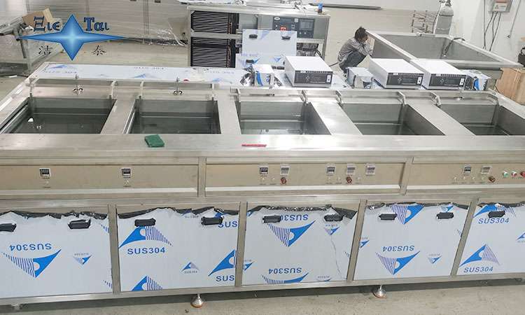 超聲波清洗機(jī)如何高效清洗電路板:技術(shù)與清洗液的選擇 超聲波清洗機(jī)如何高效清洗電路板:技術(shù)與清洗液的選擇